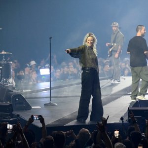 Linkin Park Adds New Singer 7 Years After Chester Bennington’s Death