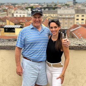 Bill Belichick s Girlfriend Jordon Hudson 24 Shares New Photos from Their Summer Adventures 188