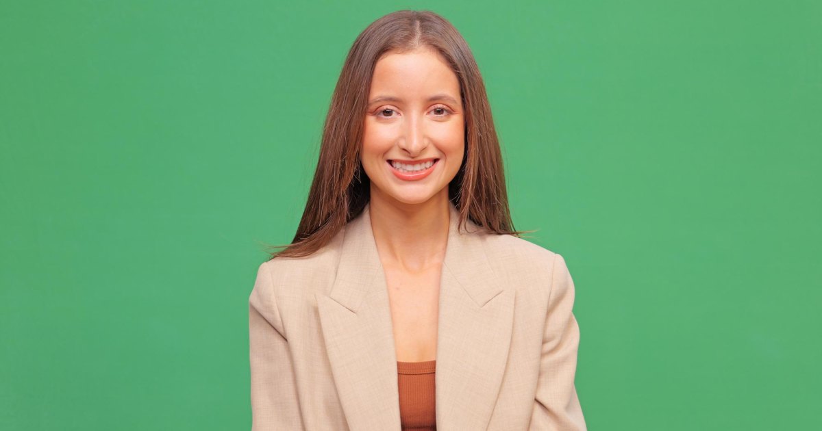 Makeup Artist Demonstrates How to Achieve the Pumpkin Spice Glam Makeup Artist Demonstrates How to Achieve the Pumpkin Spice Glam