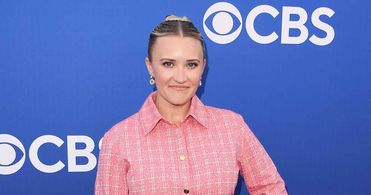 Emily Osment: What’s in My Bag? Emily Osment: What’s in My Bag?