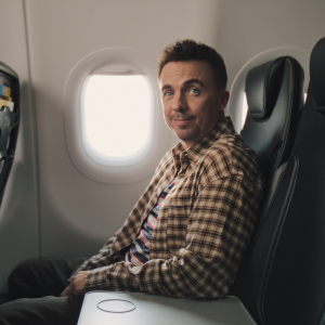Frankie Muniz Is Just Like Us and Hates the Middle Seat