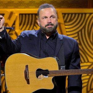 Garth Brooks Accuser Files for Sanctions After Her Name Was Revealed 382