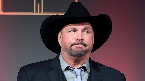Garth Brooks Former Hairstylists SA Lawsuit Features an Alleged Suggestive Text from the Country Star