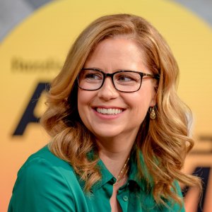 Jenna Fischer Rocks out With Her ‘Patchy Pixie’ Hair Following Breast Cancer Announcement