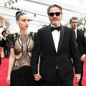 GettyImages-1199754617-Rooney-Mara-and-Joaquin-Phoenix