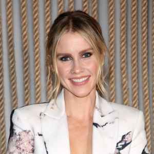 Claire Holt Runs Huge Personal Best at Chicago Marathon Less Than a Year After Third Baby