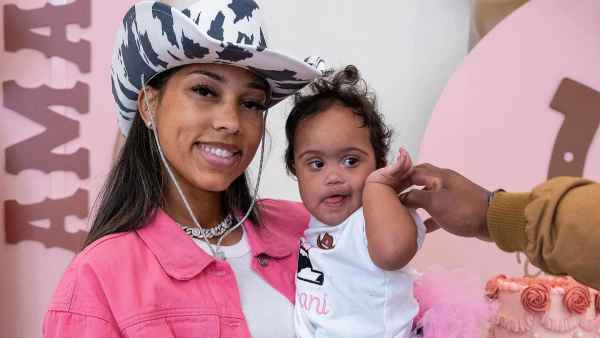 Girlfriend of San Francisco 49ers Charvarius Ward Speaks Out After Death of Their Daughter 382