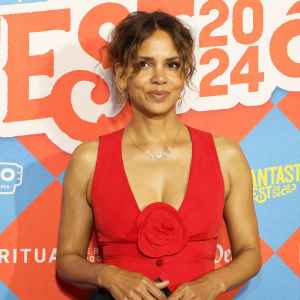 Halle Berry Jokes She Cant Make it Past 3 Years in a Relationship Talks Romance With Van Hunt