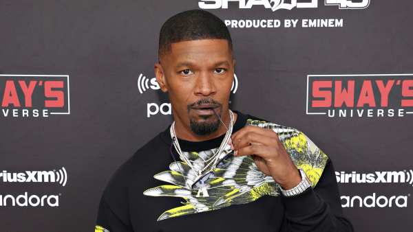 Jamie Foxx Gives First Emotional Live Performance Since Terrifying Health Scare