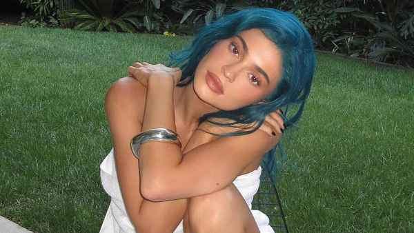 Kylie Jenner Returns to Midnight Black Hair After King Kylie Era
