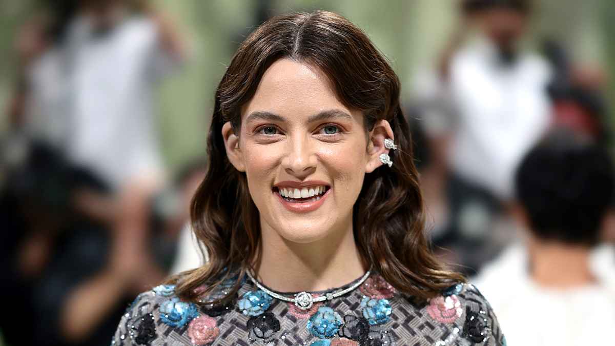 Riley Keough Celebrates Sisters Turning 16 With Must-See Throwback Photos