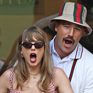 Taylor Swift Joins Travis Kelce Squad in Game Day Pic