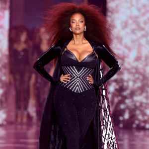 Tyra Banks, 50, Returns to Victoria’s Secret Fashion Show 2024 After Nearly 20 Years