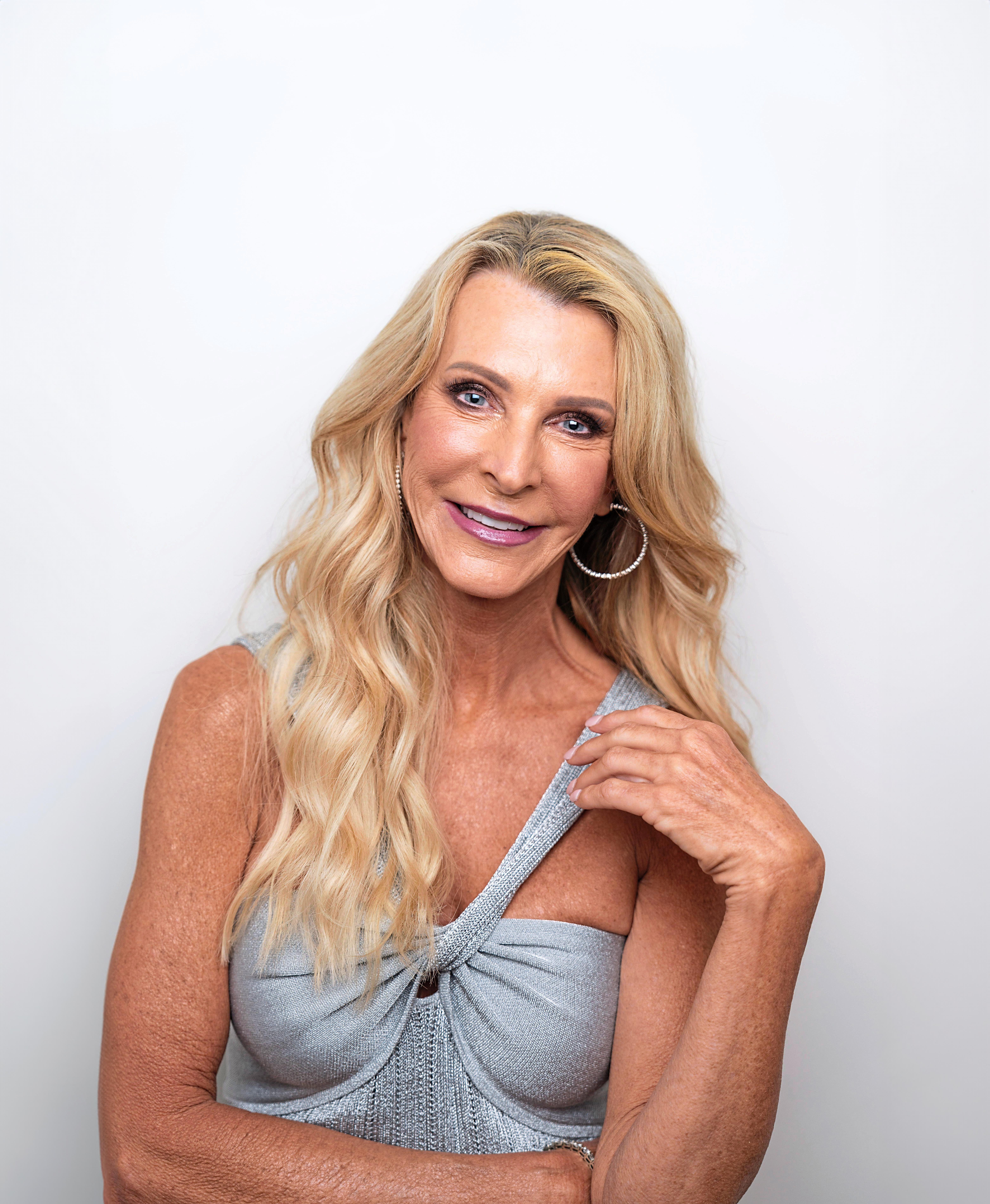 Us Weekly s 5 Hot Stories Golden Bachelorette Joan Bethany Joy Lenz and Hilarie Burton Morgan 718