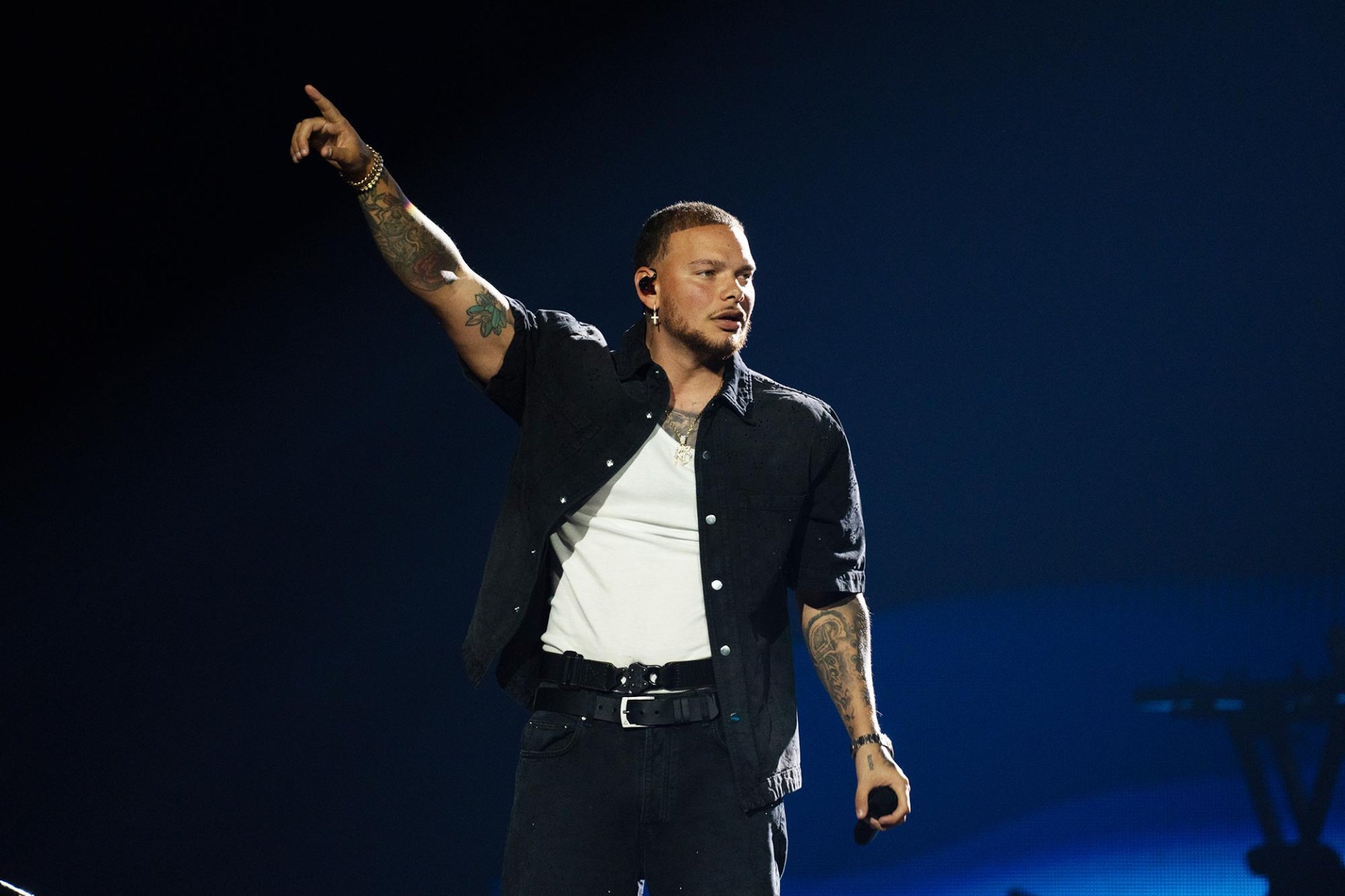 Kane Brown Takes Us Weekly Backstage on His In the Air Tour | Us Weekly