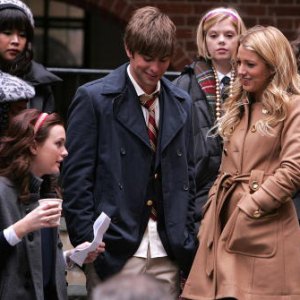 NEW YORK - NOVEMBER 27: Leighton Meester, Chace Crawford and Blake Lively on location for "Gossip Girl" November 27, 2007 in New York City. (Photo by James Devaney/WireImage)