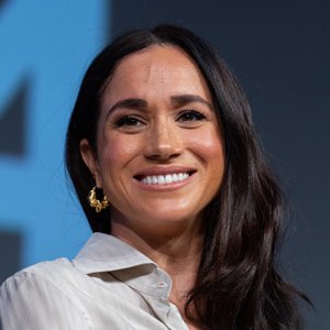meghan markle wearing cream top