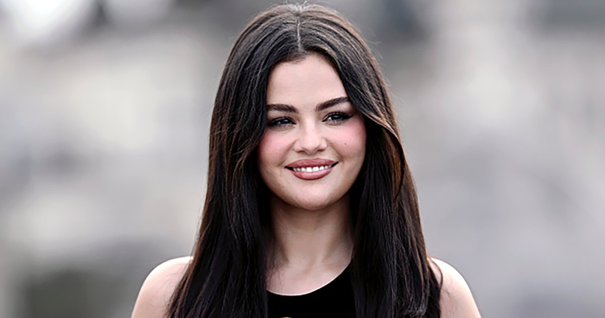 Replicate Selena Gomez’s Classy Brunch Look With This $49 Set Replicate Selena Gomez’s Classy Brunch Look With This $49 Set