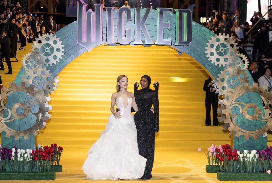 Ariana Grande Shimmers Like a Pearl at Wicked Mexico City Premiere