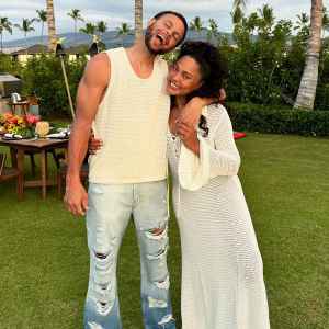 Ayesha Curry Gushes Over Easy Breezy 4th Baby We Lucked Out