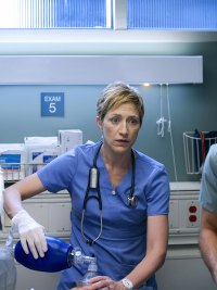 Best Medical TV Shows of All Time ER Grey s Anatomy and More Nurse Jackie (Showtime 2009 2015) 0445