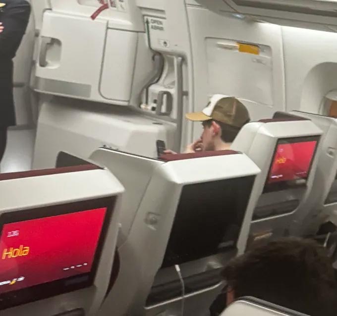 El tenso momento entre el rapero argentino Dillom y un tuitero que lo insultó en redes 850