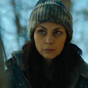 Elevation Star Morena Baccarin s Post Apocalyptic Must Haves Include Husband Ben McKenzie 0377