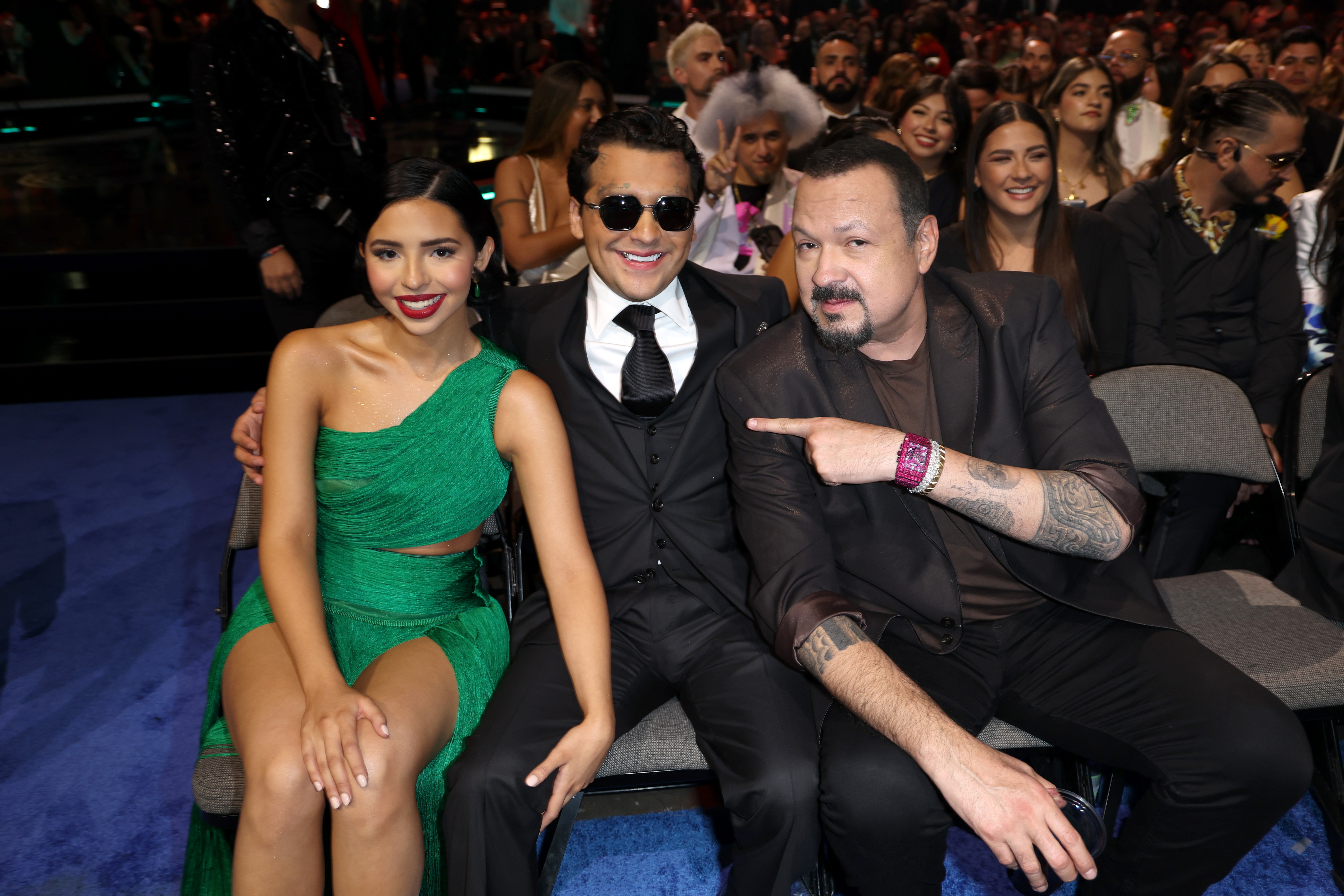 Ángela Aguilar, Christian Nodal y Pepe Aguilar.