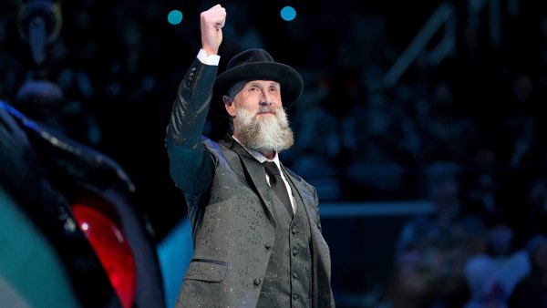 NHL Legend Joe Thornton Once Welcomed Homeless Woman and Her 2 Kids to Live in His Family Home