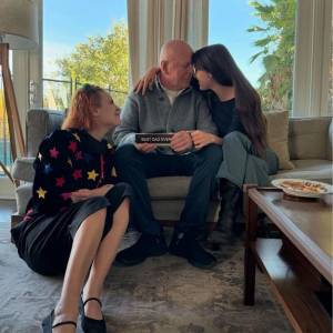 Tallulah-and-Scout-Willis-Share-Rare-Photo-Of-Bruce-Willis-1.jpg