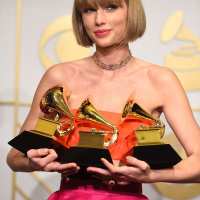 Taylor Swift at the 2016 Grammy Awards
