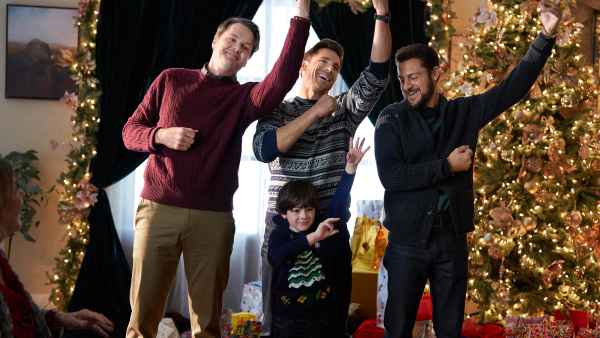 What s a Hallmark Holiday Movie Set Like Us Takes You Behind the Scenes on Three Wiser Men and a Boy 713