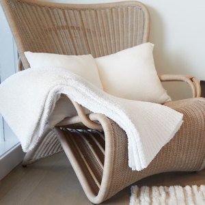 barefoot-dreams-blanket-nordstrom-black-friday-sale