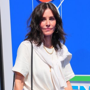 NEW YORK, NEW YORK - SEPTEMBER 08: Courteney Cox is seen at the Men's Final between Fritz and Sinner at the 2024 US Open Tennis Championships on September 08, 2024 in New York City. (Photo by Gotham/GC Images)