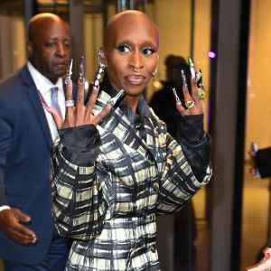 Dax Shepard Asks Cynthia Erivo About Butt-Wiping Habits With Her Nails