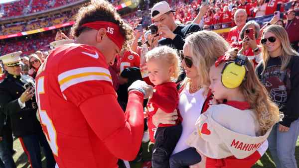 Pregnant Brittany Mahomes Shows Off Her Bouncy Blonde Curls at Chiefs Vs Broncos Game