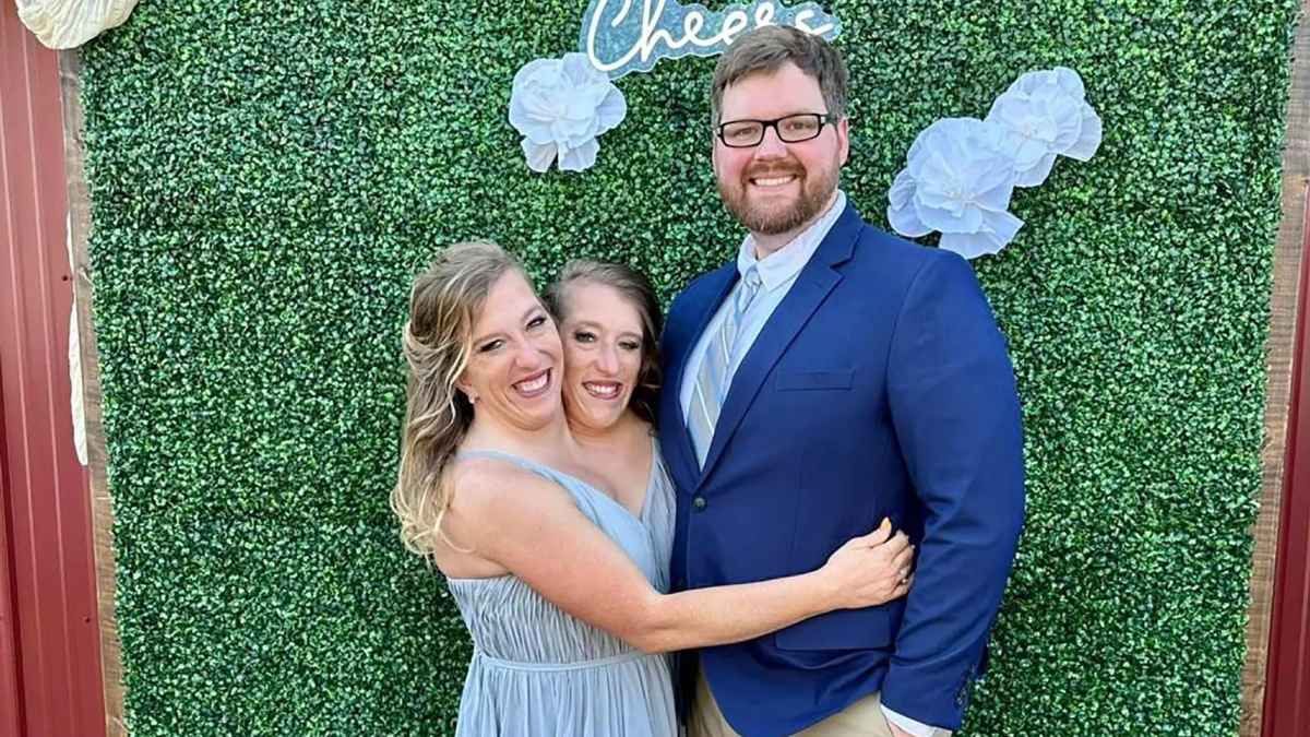 Conjoined Twins Abby and Brittany Hensel Share 2024 Recap Video | Us Weekly