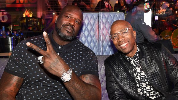 Feature Kenny Smith Pushes Shaquille O'Neal Into a Christmas Tree on Live TV