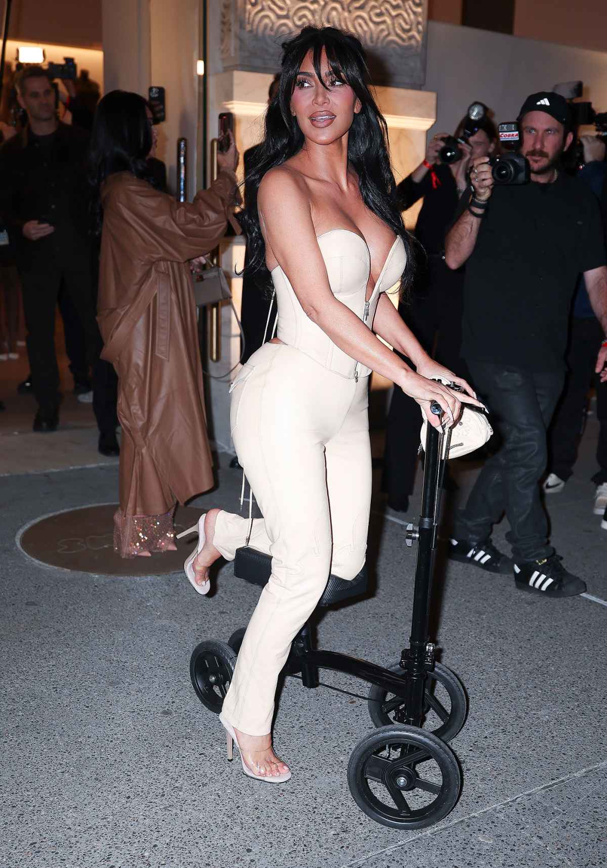 Kim Rgr High Kim Kardashian Sets a New ‘Trend’ With High Heel-Shaped Cast | Us Weekly