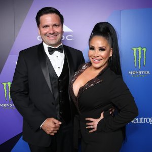 Nick Hernández y Carolina Sandoval