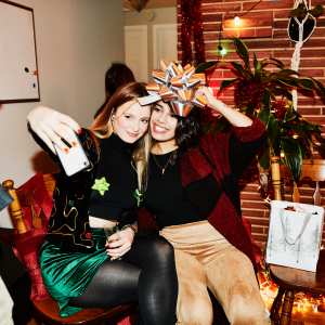 Chic Holiday Outfits