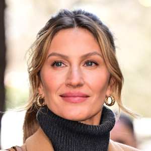 GettyImages-GiseleTurtleneck.jpg