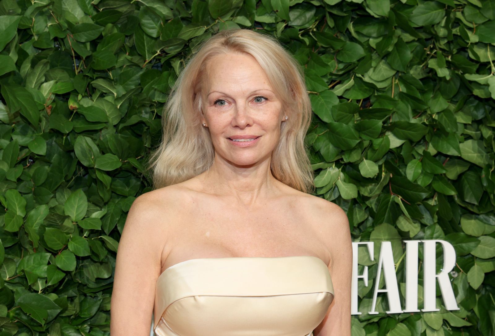 Pamela Anderson Rocks Makeup-Free Face at Gotham Awards Red Carpet | Us ...