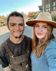 Jacob Roloff's wife Isabel says she asked doctors to take pictures of gallbladder in surgery: 'graphic