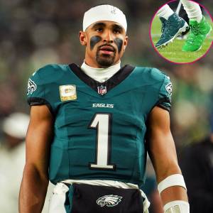 Jalen Hurts Was Fined for Wearing Different Color Shoes in the Eagles Win Over the Steelers