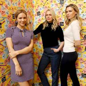 Katharine McPhee Praises Stepdaughters Erin and Sara Foster for Nobody Wants This Success 313