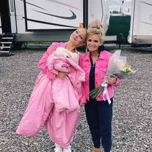 Kristin Chenoweth Gifts Ariana Grande a Glinda Jacket 888