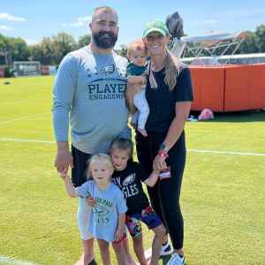 Kylie Kelce Cried for a Solid 30 Minutes When She Found Out 2nd Baby Was a Girl 040