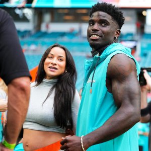 Miami Dolphins Tyreek Hill and Wife Keeta Vaccaro Welcome Baby Share Pics From Hospital Room 804