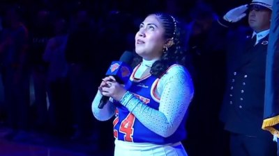 New York Knicks Anthem Singer Awkwardly Stops Song After Being Heckled 163